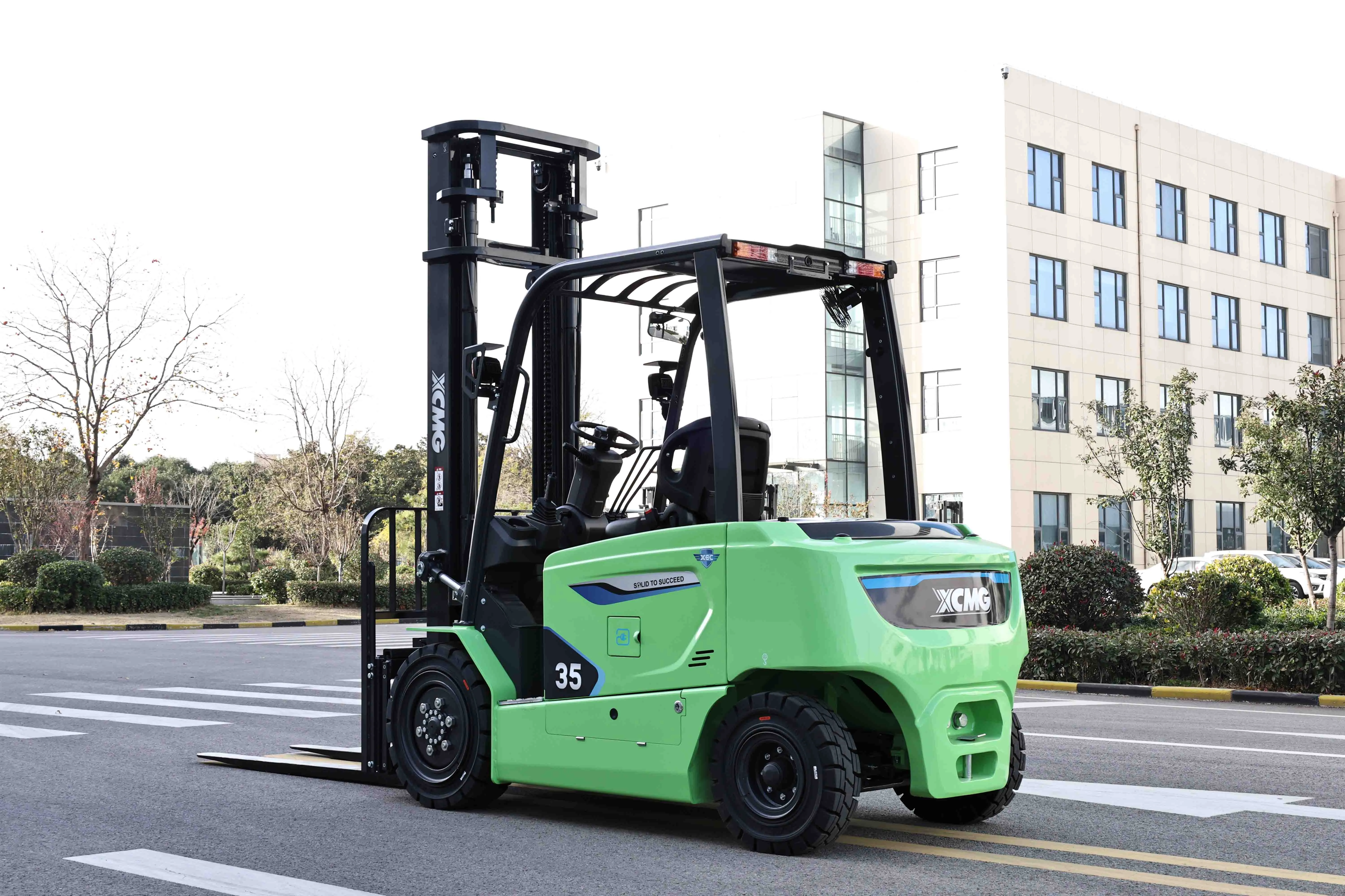 XCMG Official Small Electric Forklift Xcb35-S 3.5 Ton AC Lithium Battery Forklift Truck Price for Sa